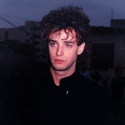 Una imagen al costado